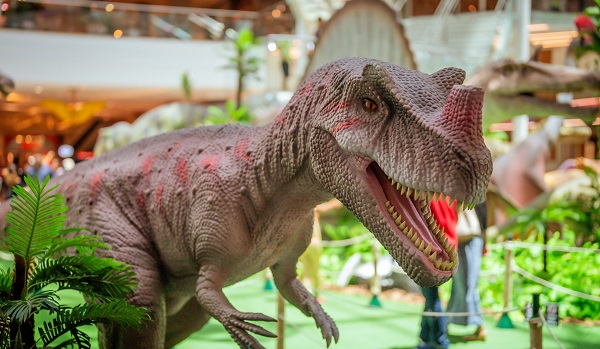 Maior exposição de dinossauros da América Latina chega ao RioMar Recife